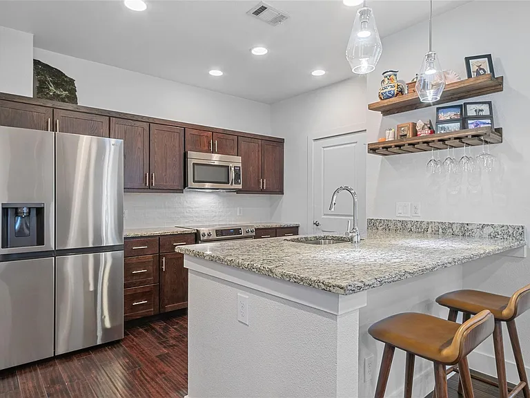 5922 Hudson St #4 — Photo 5