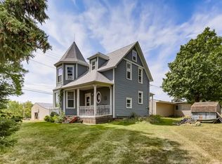 101 Bluejay Ave, Mayer, MN 55360