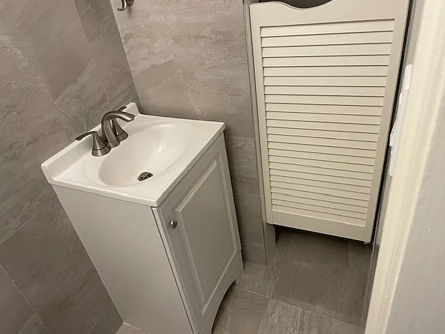 222 Zamora Ave #5 — Photo 6