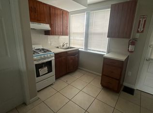 2922 NW Octagon Rd, Camden, NJ 08104