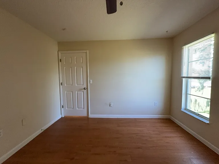 1915 Schlotter Cir #206 — Photo 17