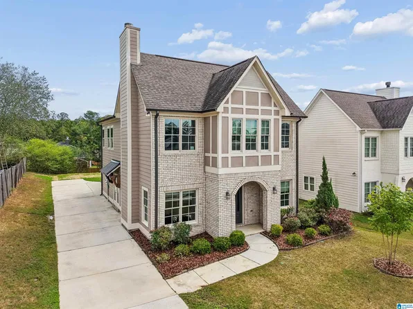 1065 Garnet Dr, Calera, AL 35040