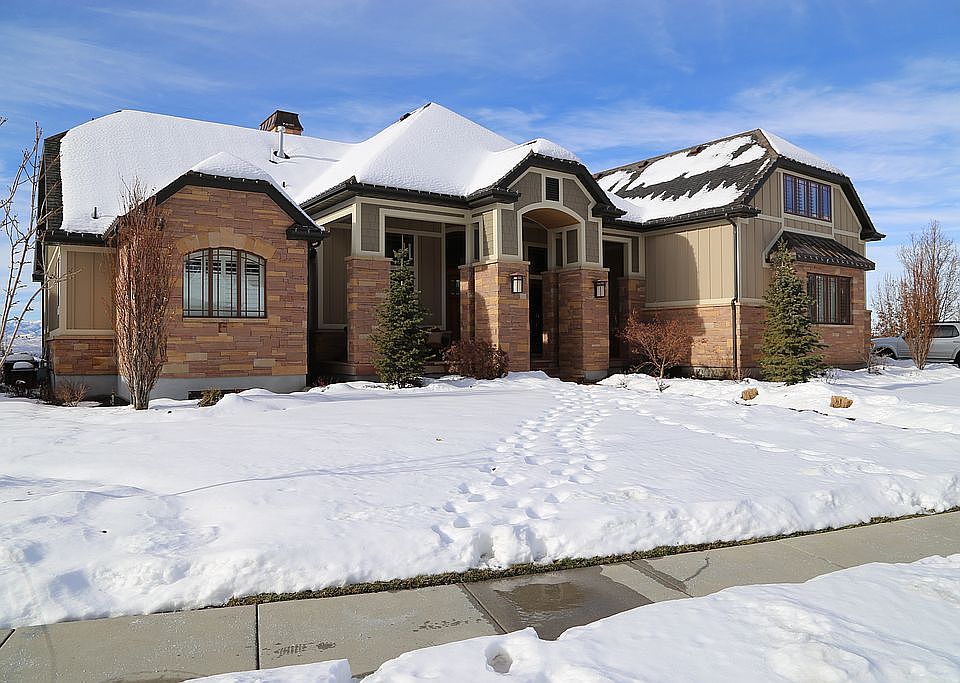 2nd image of 8474 S Scottish Dr