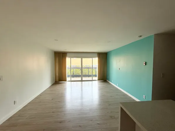800 Camino Real Unit 201, Redondo Beach, CA 90277