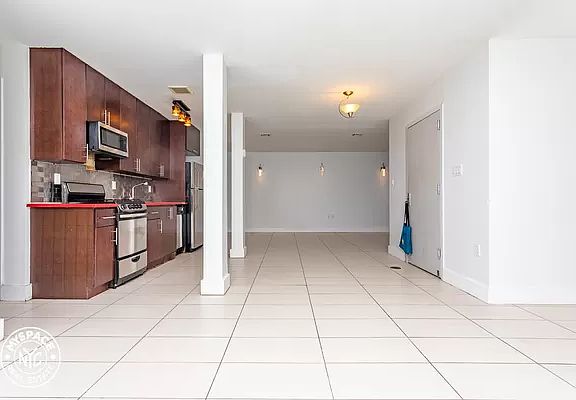3rd image of 101 Quincy St #B1