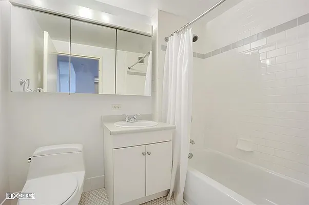 Rented by Citi Habitats | media 10