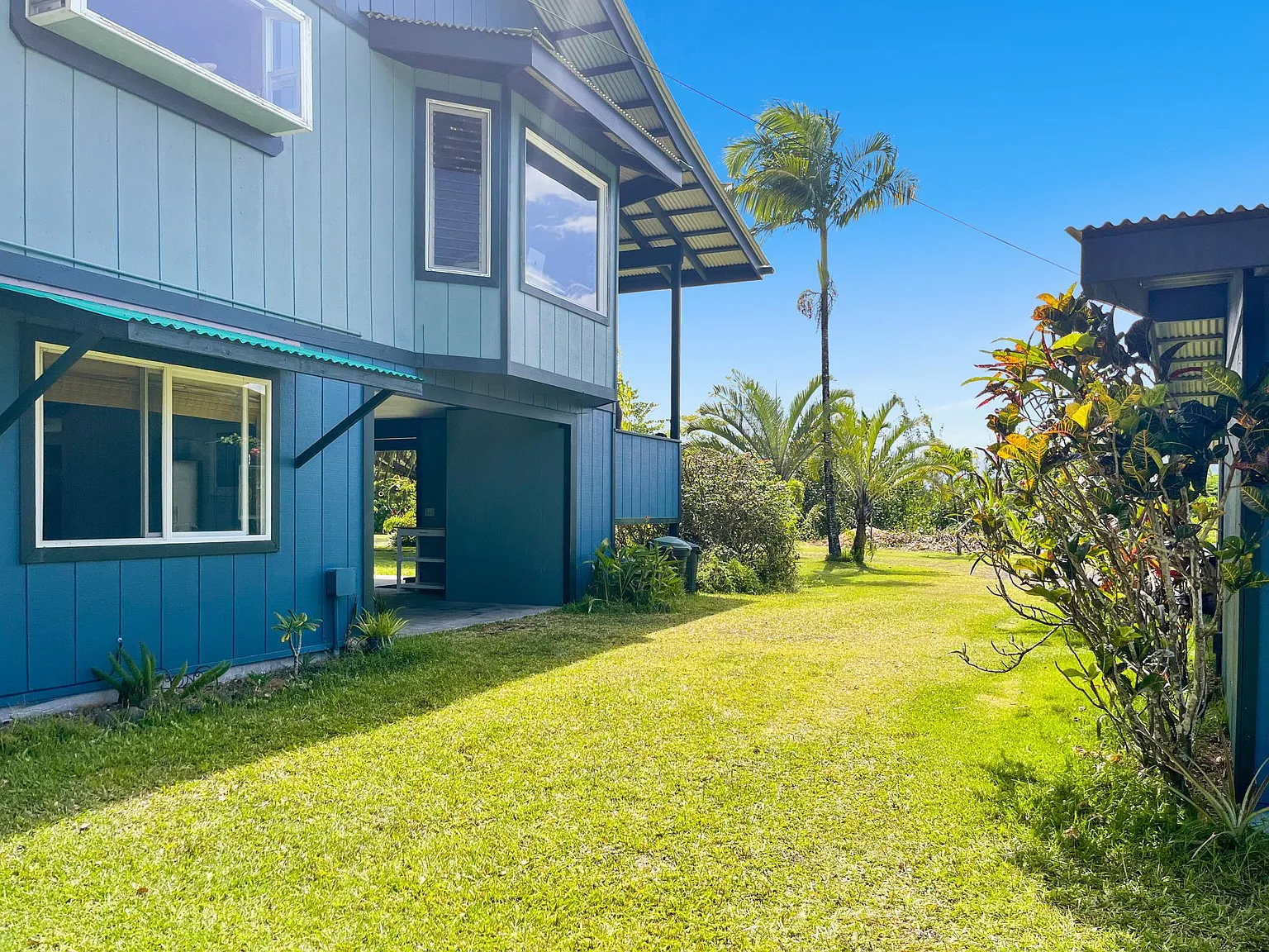 15-1485 Loke Rd — Photo 4