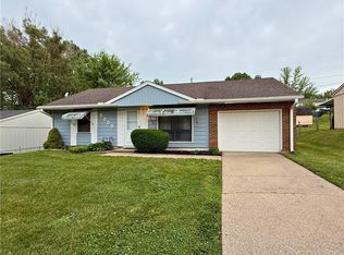 5008 Valley Ln, Saint Joseph, MO 64503