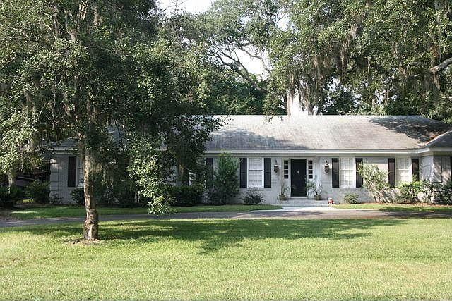 1st image of 218 Devonwood Dr