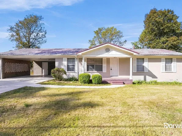 1824 Maplecrest Ln, Fultondale, AL 35068