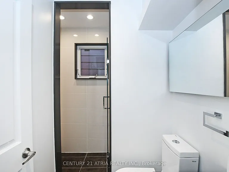 10 Palmerston Ave — Photo 40