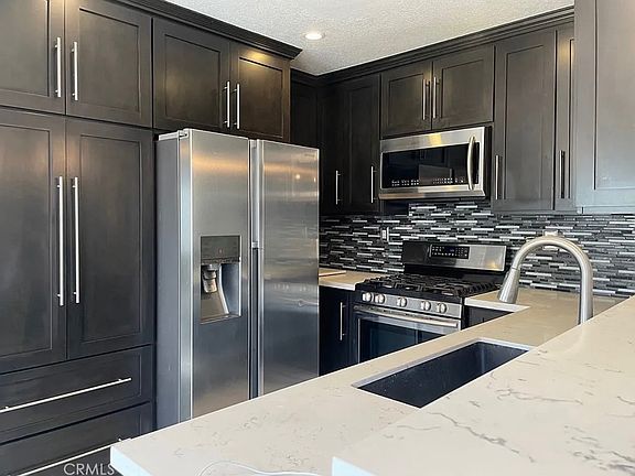 2nd image of 2616 Avenida Del Vis
