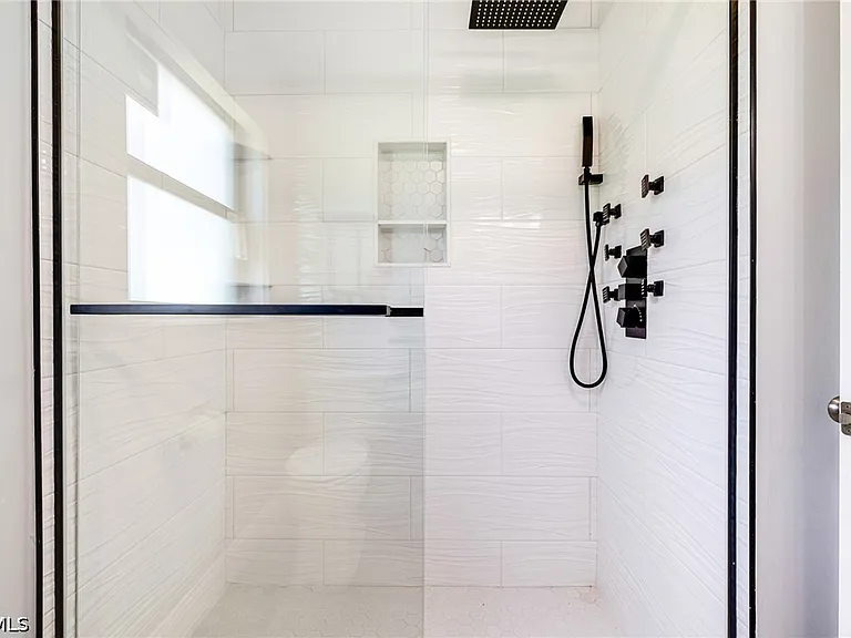 3933 E River Dr — Photo 13