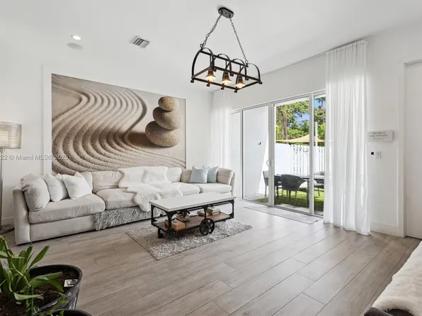 3572 SW 23rd St #3572, Miami, FL 33145