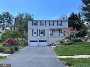 1150 Kettle Pond Ln, Great Falls, VA 22066