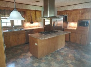1001 Lunenburg Ave, Blackstone, VA 23824