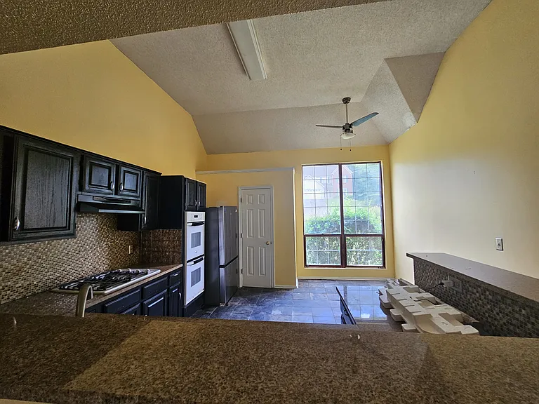 6803 Yorkdale Ct — Photo 12