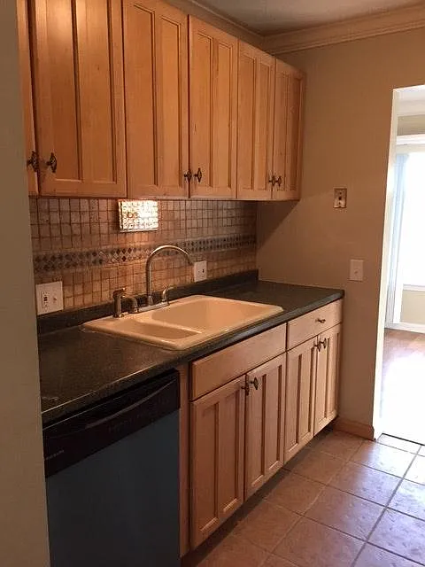1 bed, 752 sqft, $1,400 — Photo 4