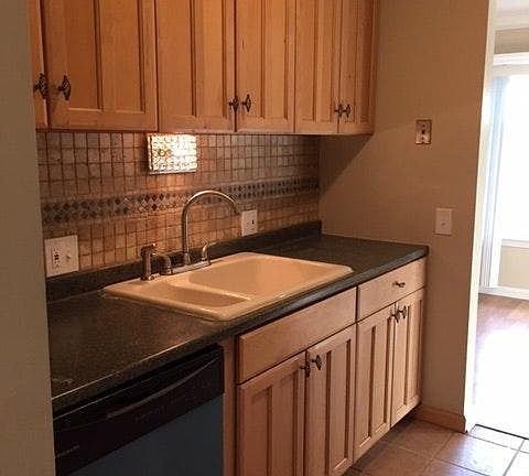 4th image of 625 E Fox Hills Dr