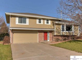 9104 S Glenview Dr, La Vista, NE 68128