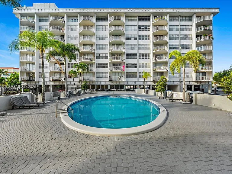 16740 NE 9th Ave #809 — Photo 33