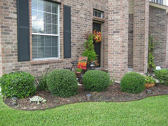 Nice landscaping in front