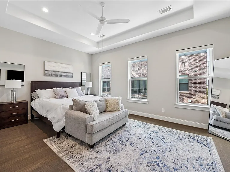 2913 Hicks St — Photo 18