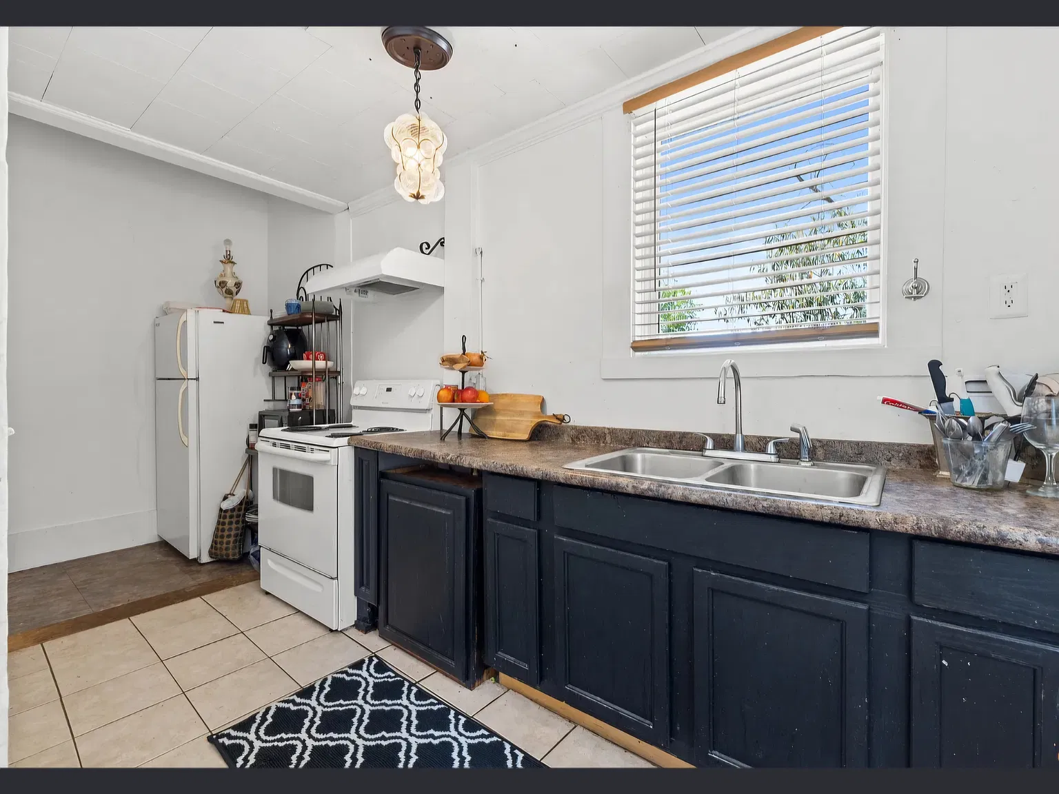 4 bed, 2000 sqft, $1,600 — Photo 4