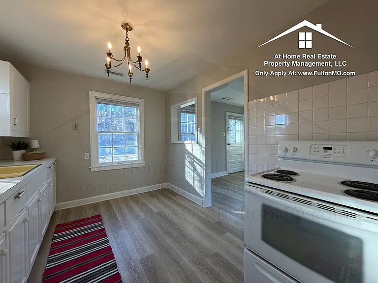 709 N 7th St — Photo 11