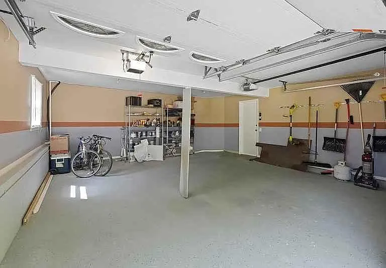 286 Gilbert Ave — Photo 15
