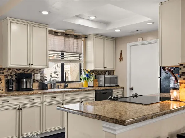 23611 Brook Dr, Canyon Lake, CA 92587