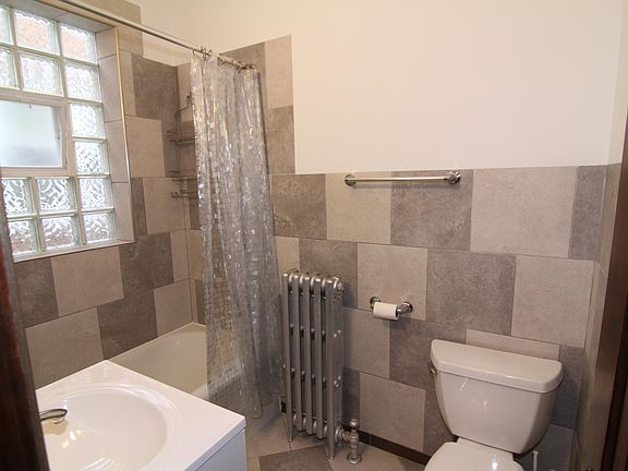 5th image of 3309 N Lockwood Ave #2