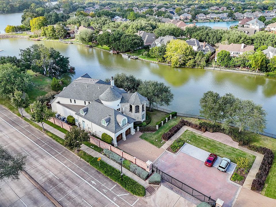 1st image of 15710 Creek Bend Dr