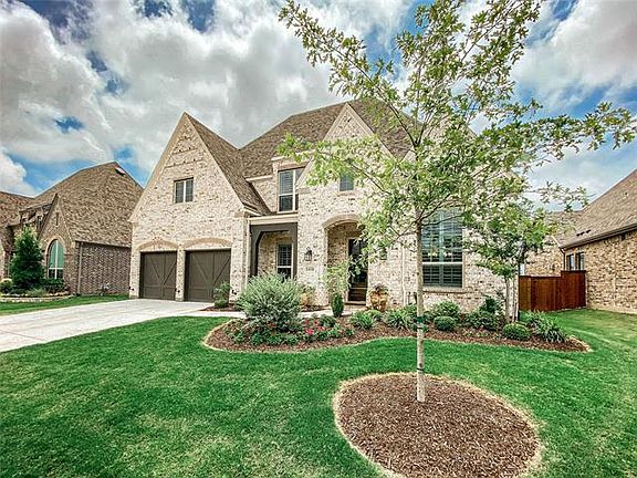 3rd image of 1108 Broadmoor Way