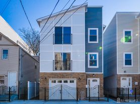 496 S 18th St, Newark, NJ