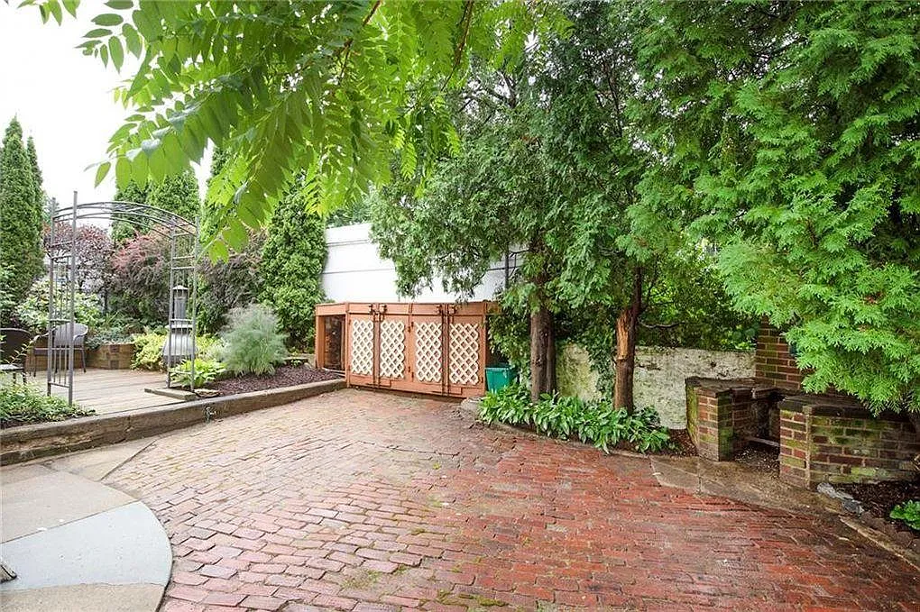113 Carrington Ave — Photo 3