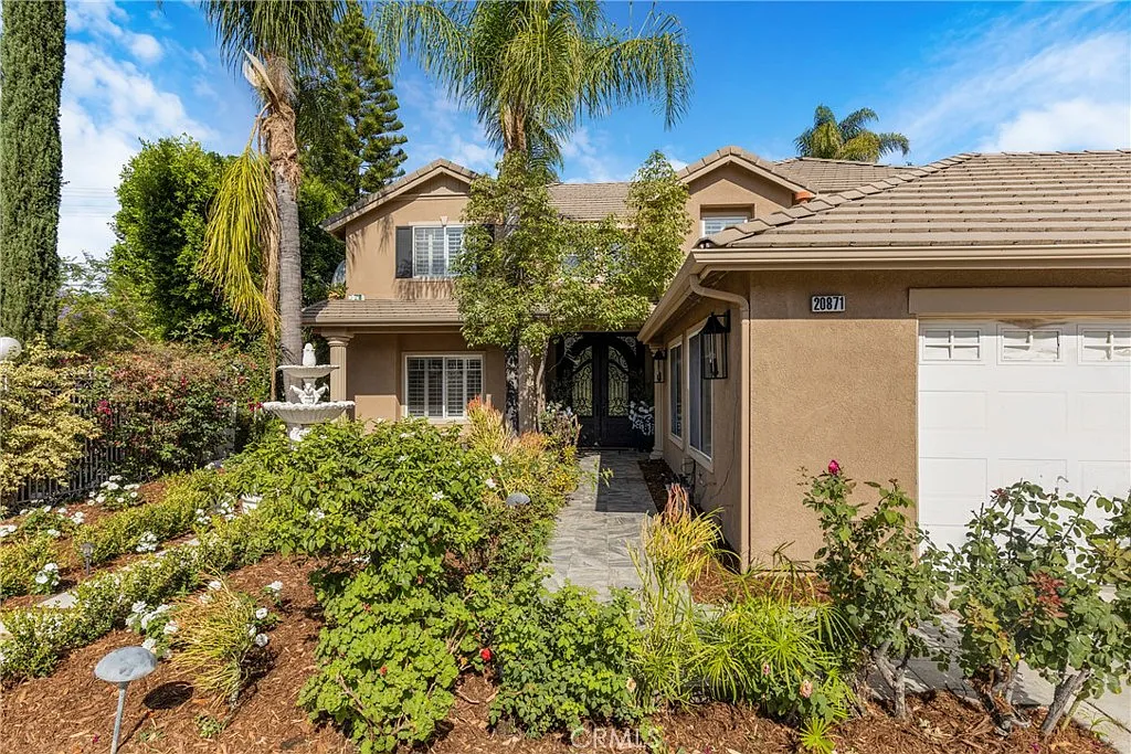 5 bed, 3.5 bath, 2816 sqft, $8,995 — Photo 3