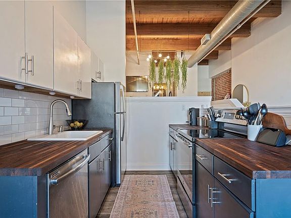 3rd image of 706 Broadway St #301
