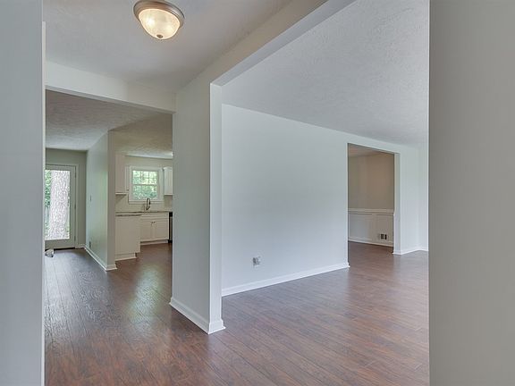 4th image of 4505 Glennwood Dr