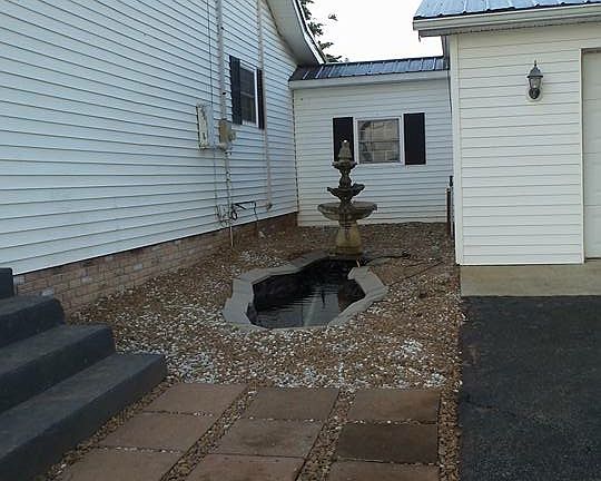 3rd image of 21700 Louisville Rd