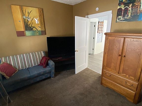 3rd image of 79 Miller St