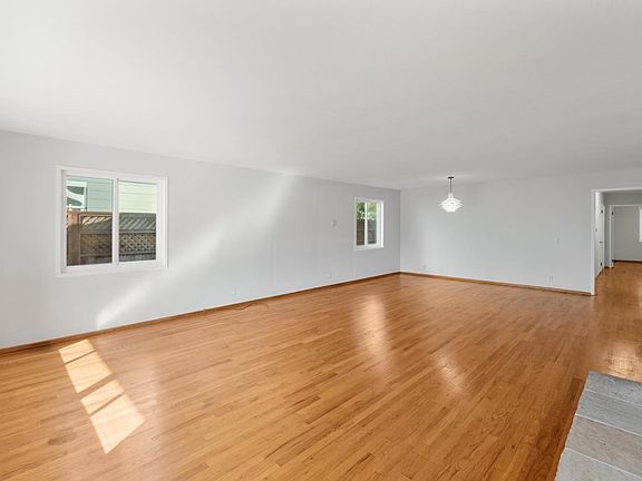 5th image of 4435 Nova Dr