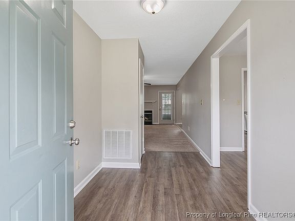 3rd image of 1325 Butterwood Cir