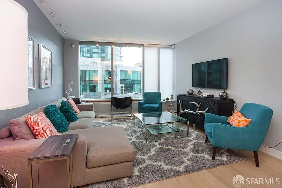 338 Main St #8B