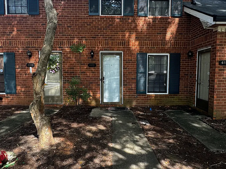 482 Huntington Rd — Photo 8