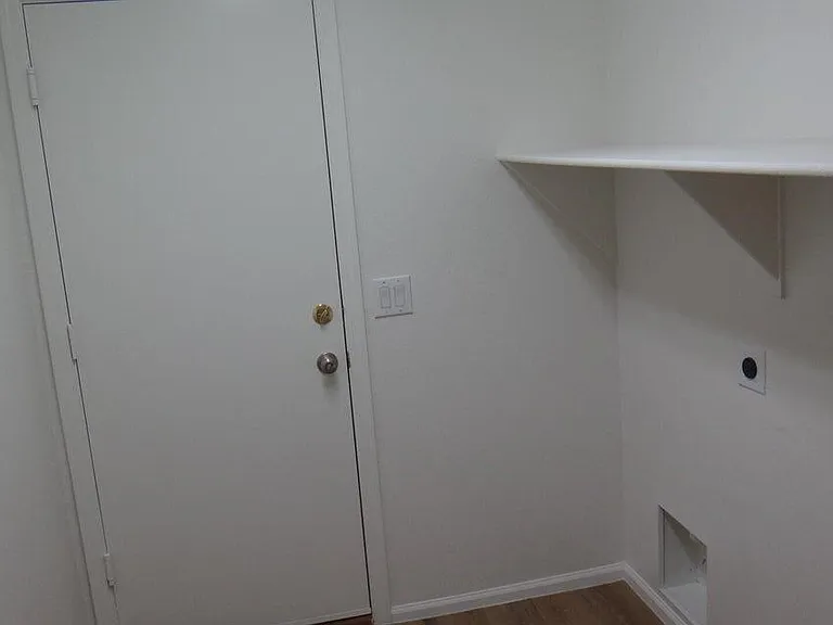 12425 W Missouri Ave — Photo 12