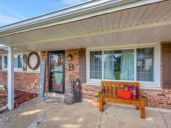 3rd image of 605 Cranewood Dr