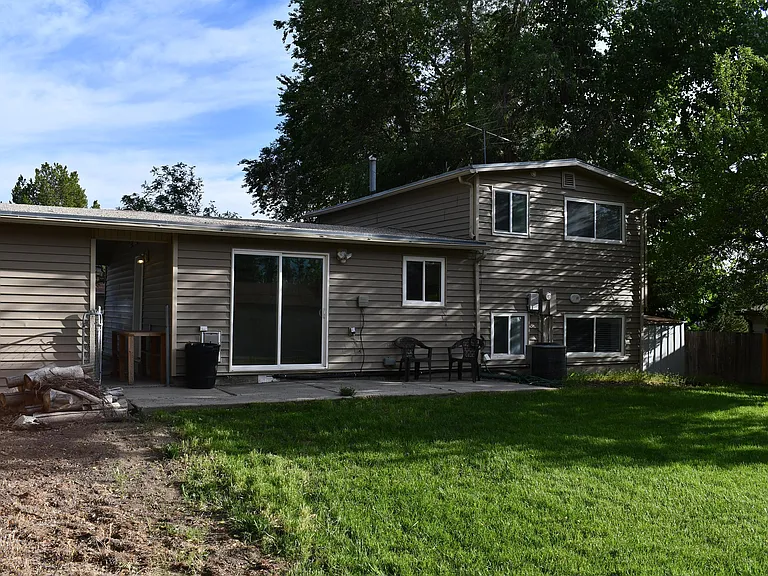 563 E Hilo St — Photo 13