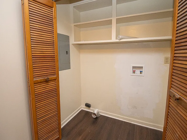 140 Land Of Lakes Cir — Photo 19
