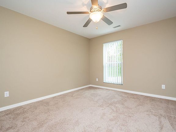 4th image of 1000 Oakcrest St APT 103